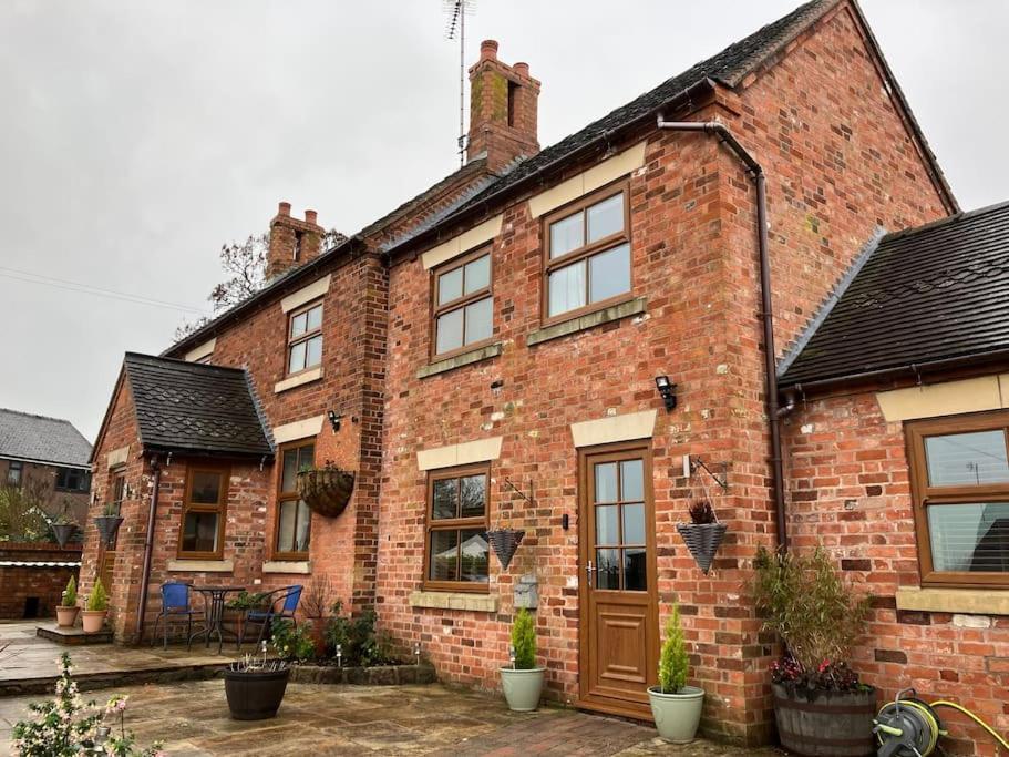 Woodbine Cottage-Part Of Alton Cottages Екстер'єр фото
